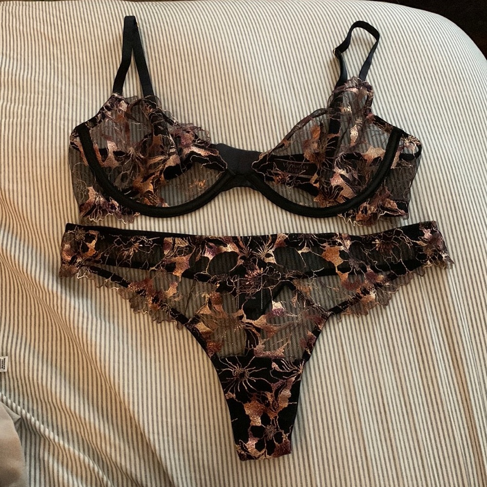 Victoria’s Secret set